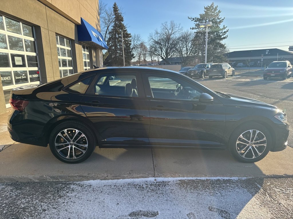 Certified 2025 Volkswagen Jetta Sport image 10