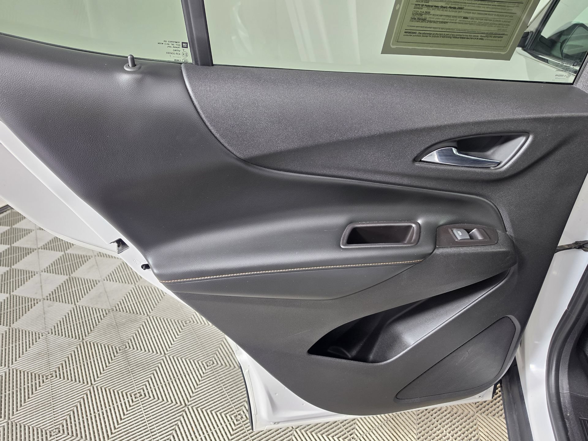 Used 2018 Chevrolet Equinox Premier FWD image 41
