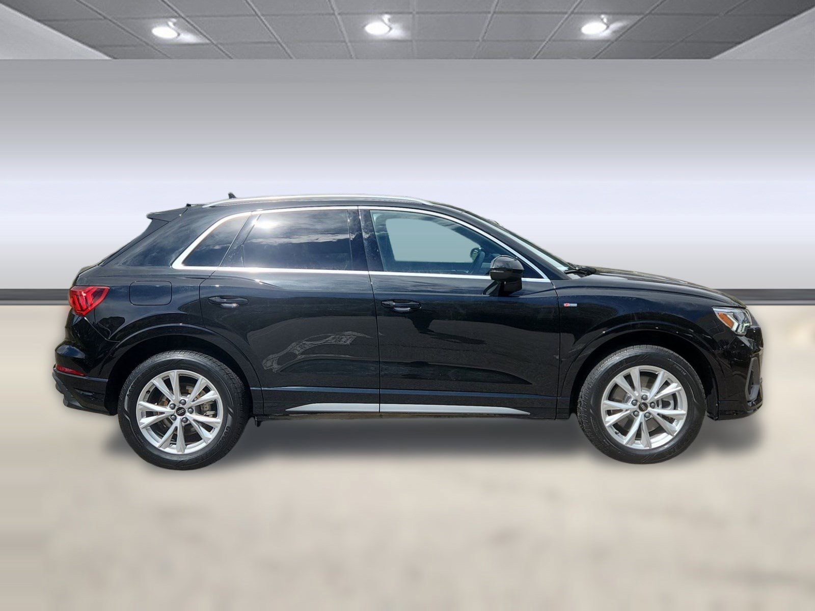 Certified 2025 Audi Q3 2.0T Premium w/ Convenience Package image 8