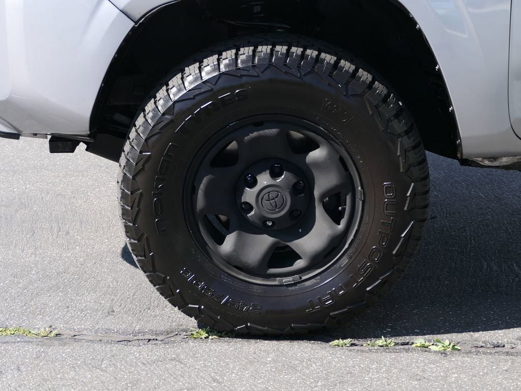 Used 2021 Toyota Tacoma SR w/ SR Convenience Package image 11
