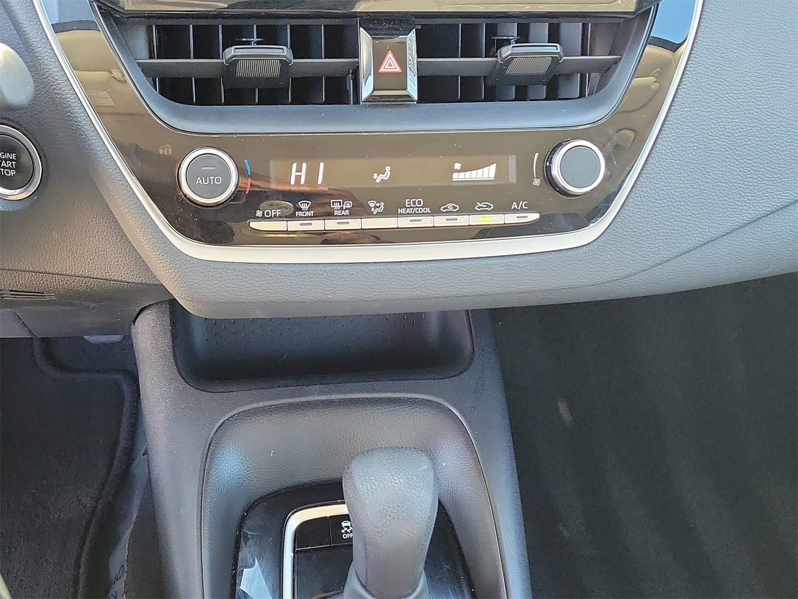 Certified 2024 Toyota Corolla LE image 28