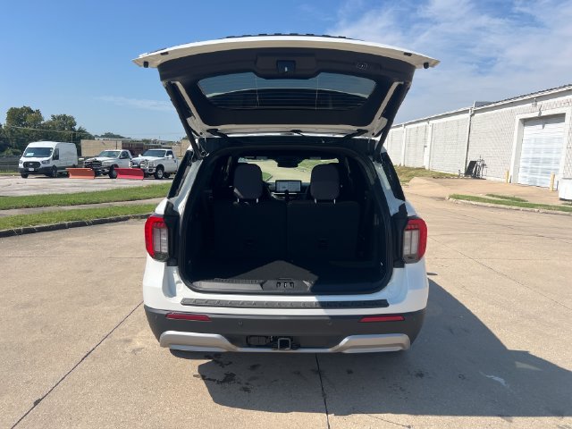 New 2027 Ford Explorer Platinum w/ LUX Leather Package AWD/4WD image 6