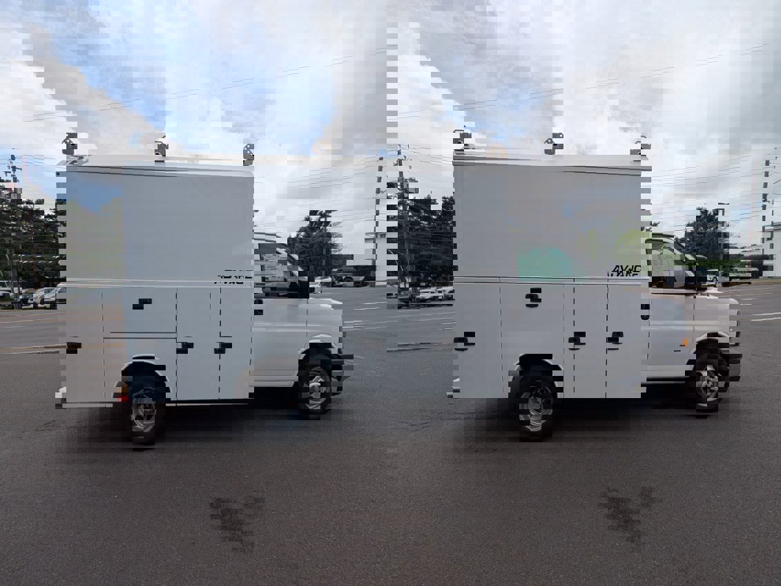 New 2025 Chevrolet Express 3500 w/ Power Convenience Package image 6