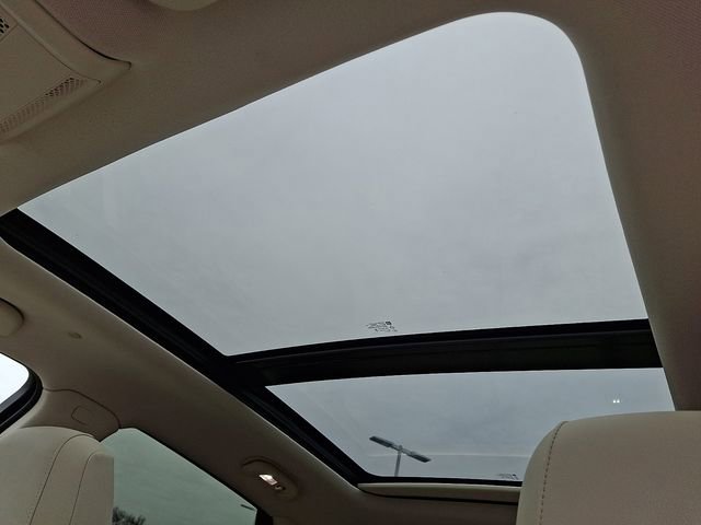 Used 2024 Cadillac XT5 Premium Luxury image 13