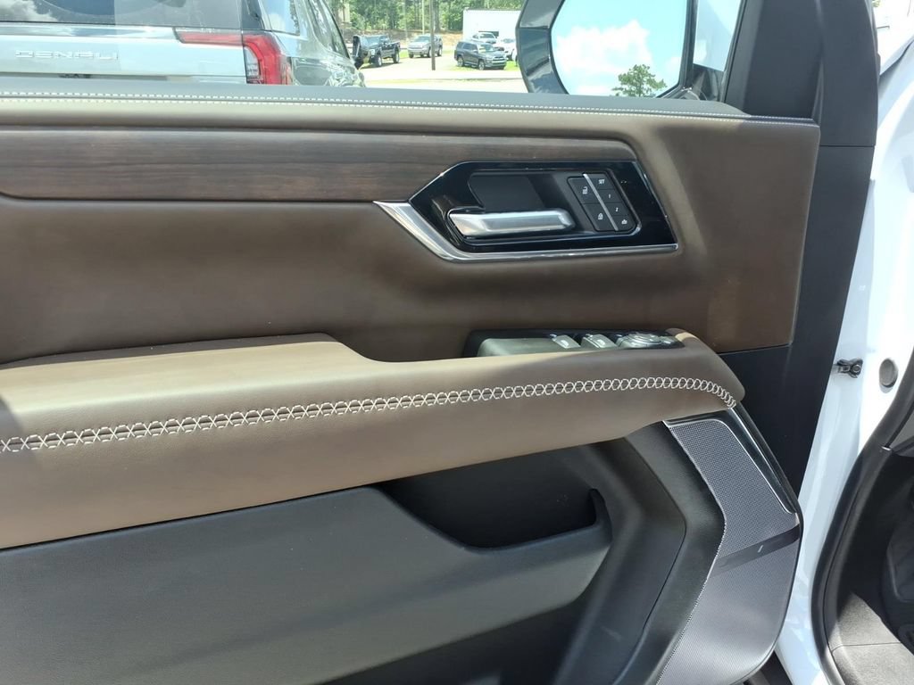 New 2026 GMC Yukon XL Denali Ultimate AWD/4WD image 14