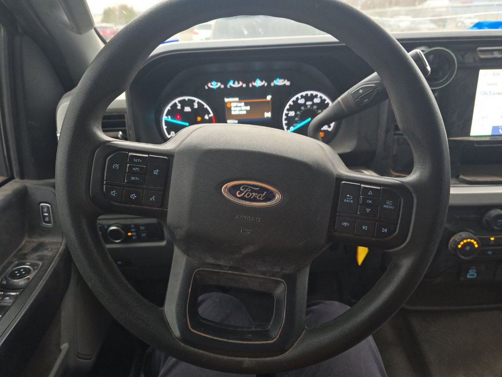 Used 2023 Ford F250 XL AWD/4WD image 4