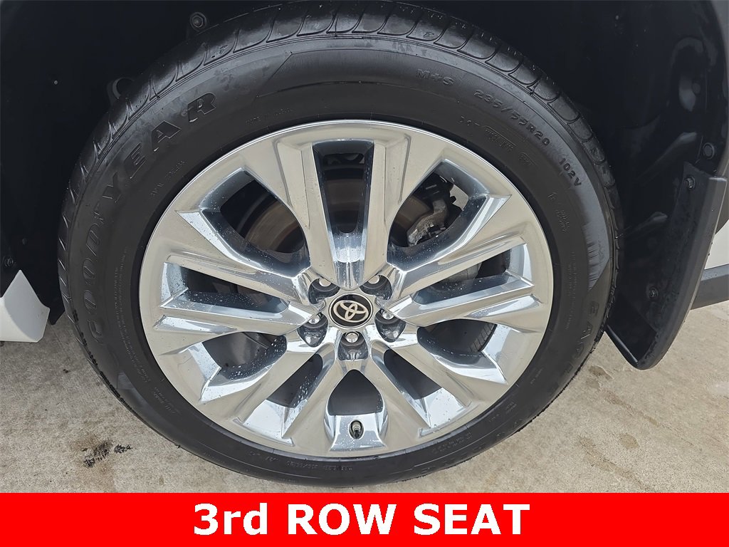 Used 2024 Toyota Highlander Limited image 35