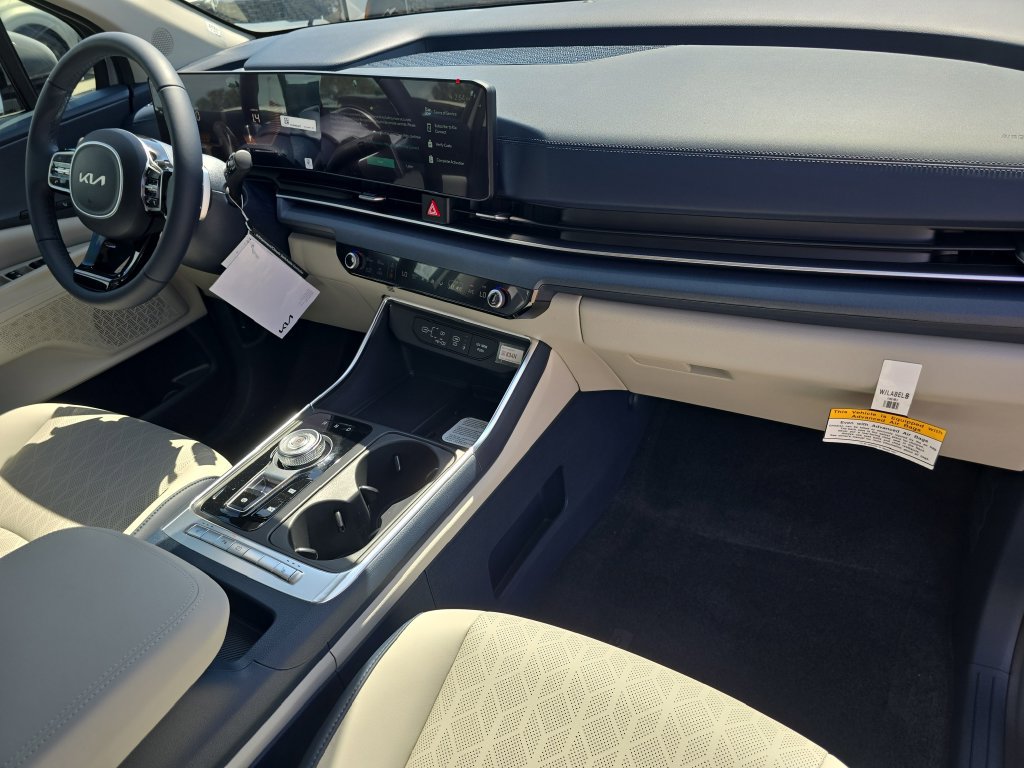New 2026 Kia Carnival EX FWD image 12
