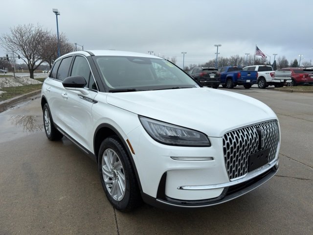 Used 2025 Lincoln Corsair AWD image 8