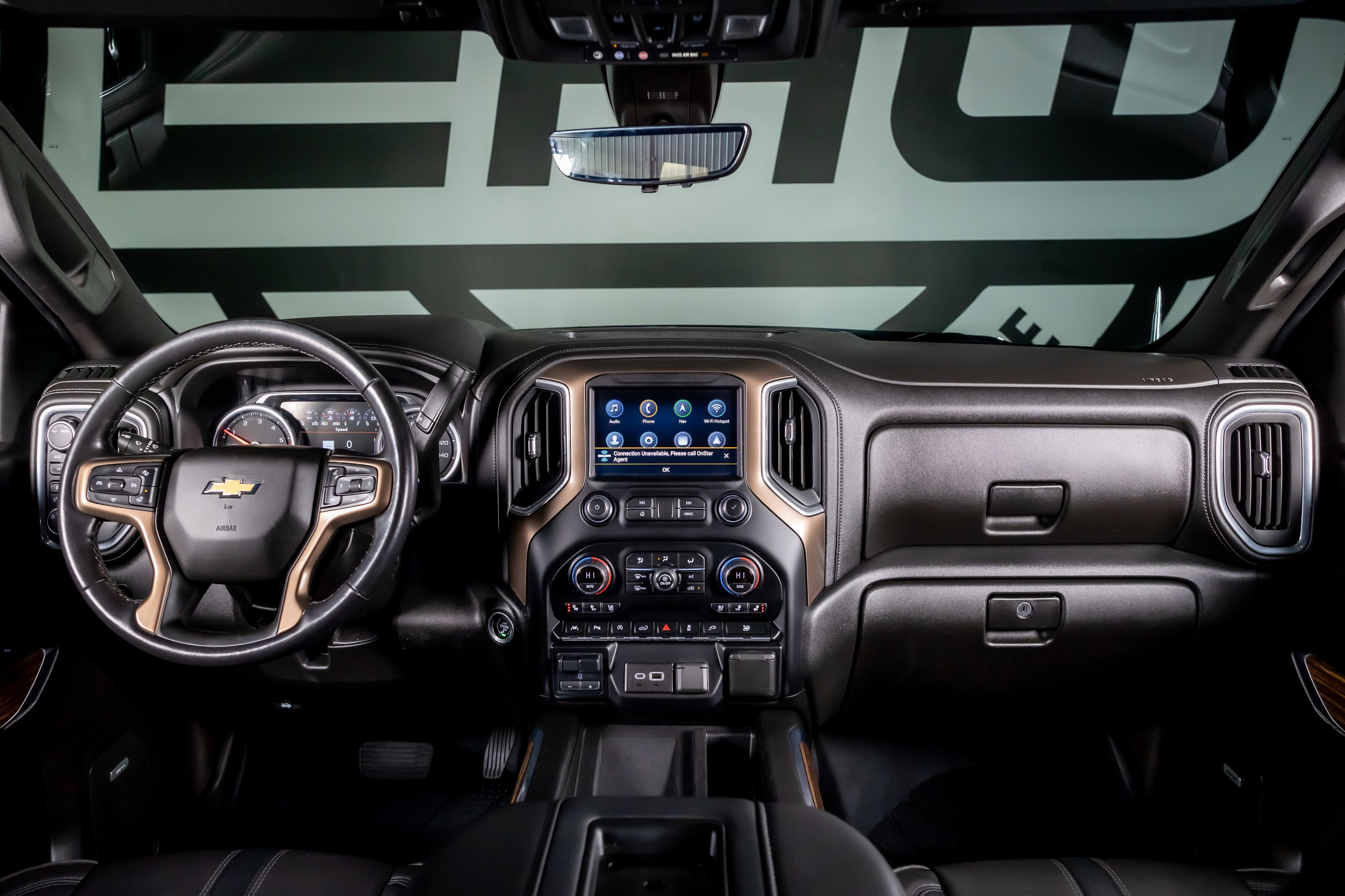 Used 2021 Chevrolet Silverado 1500 High Country w/ Technology Package image 2