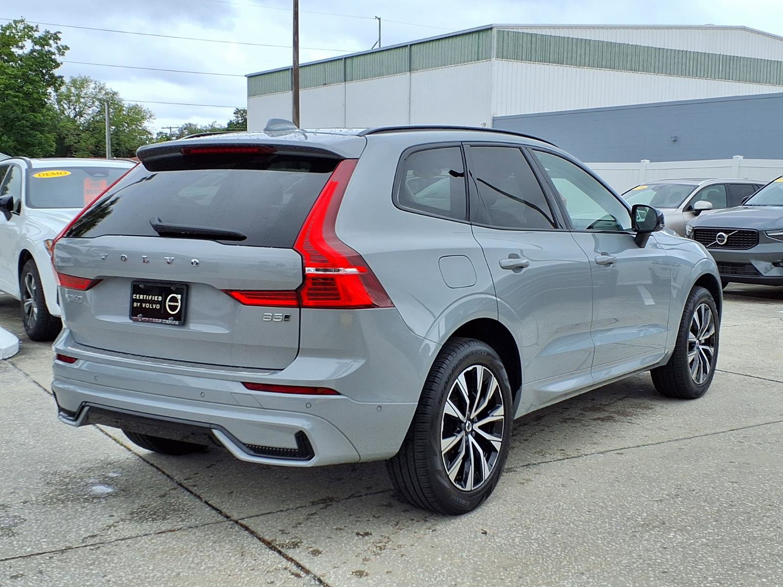 Certified 2024 Volvo XC60 B5 Plus w/ Climate Package image 7