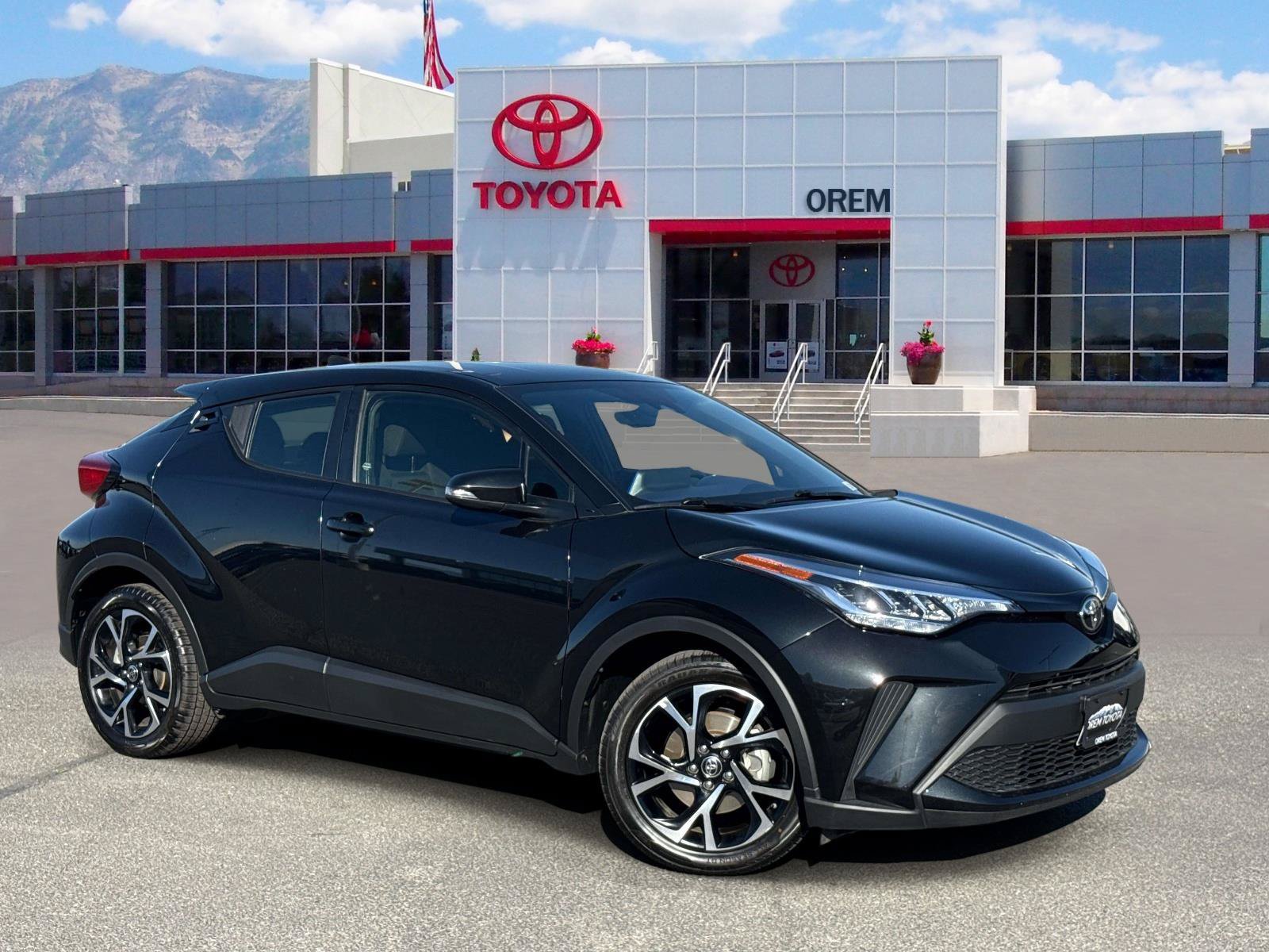 Used 2021 Toyota C-HR XLE FWD image 1
