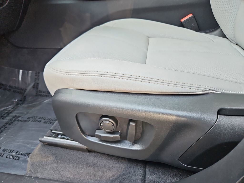 Used 2024 Land Rover Range Rover Velar Dynamic SE image 25