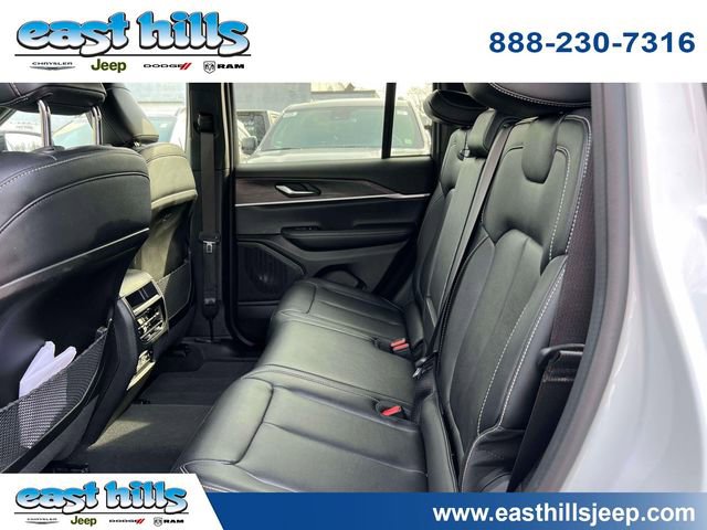 Certified 2024 Jeep Grand Cherokee Limited w/ Black Appearance Package image 15