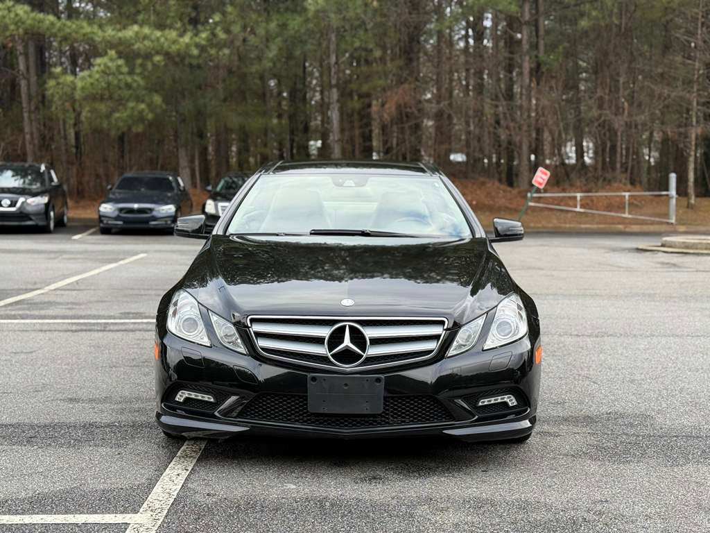Used 2011 Mercedes-Benz E 550 Coupe image 2