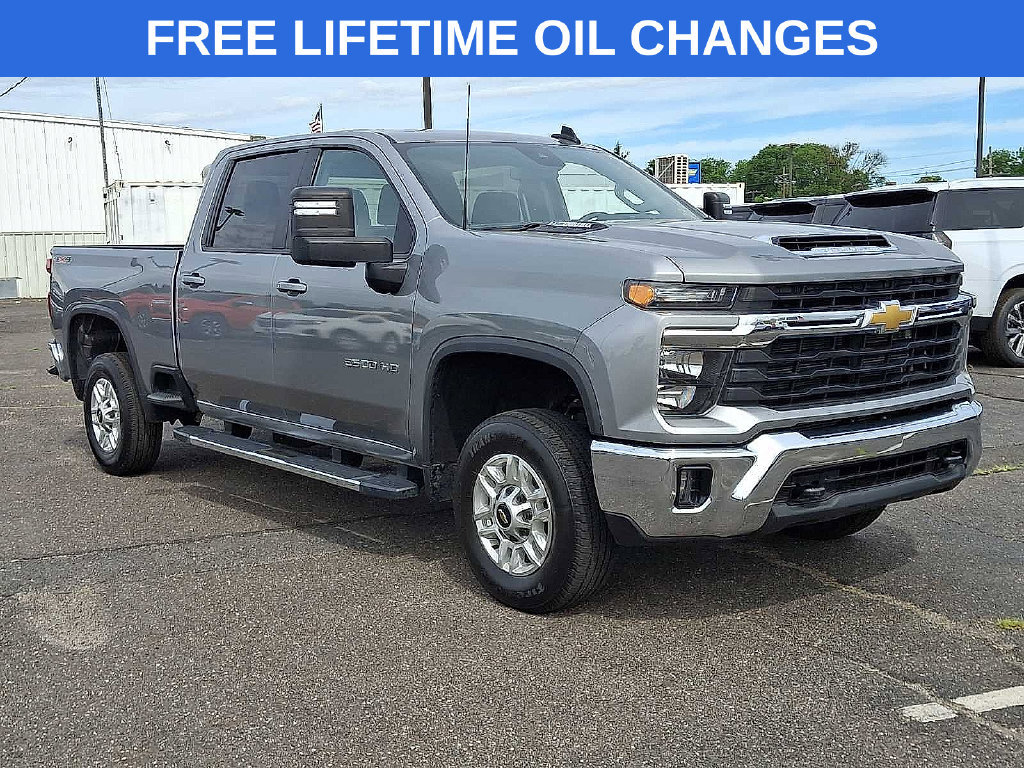 Used 2025 Chevrolet Silverado 2500 LT w/ Convenience Package AWD/4WD image 1