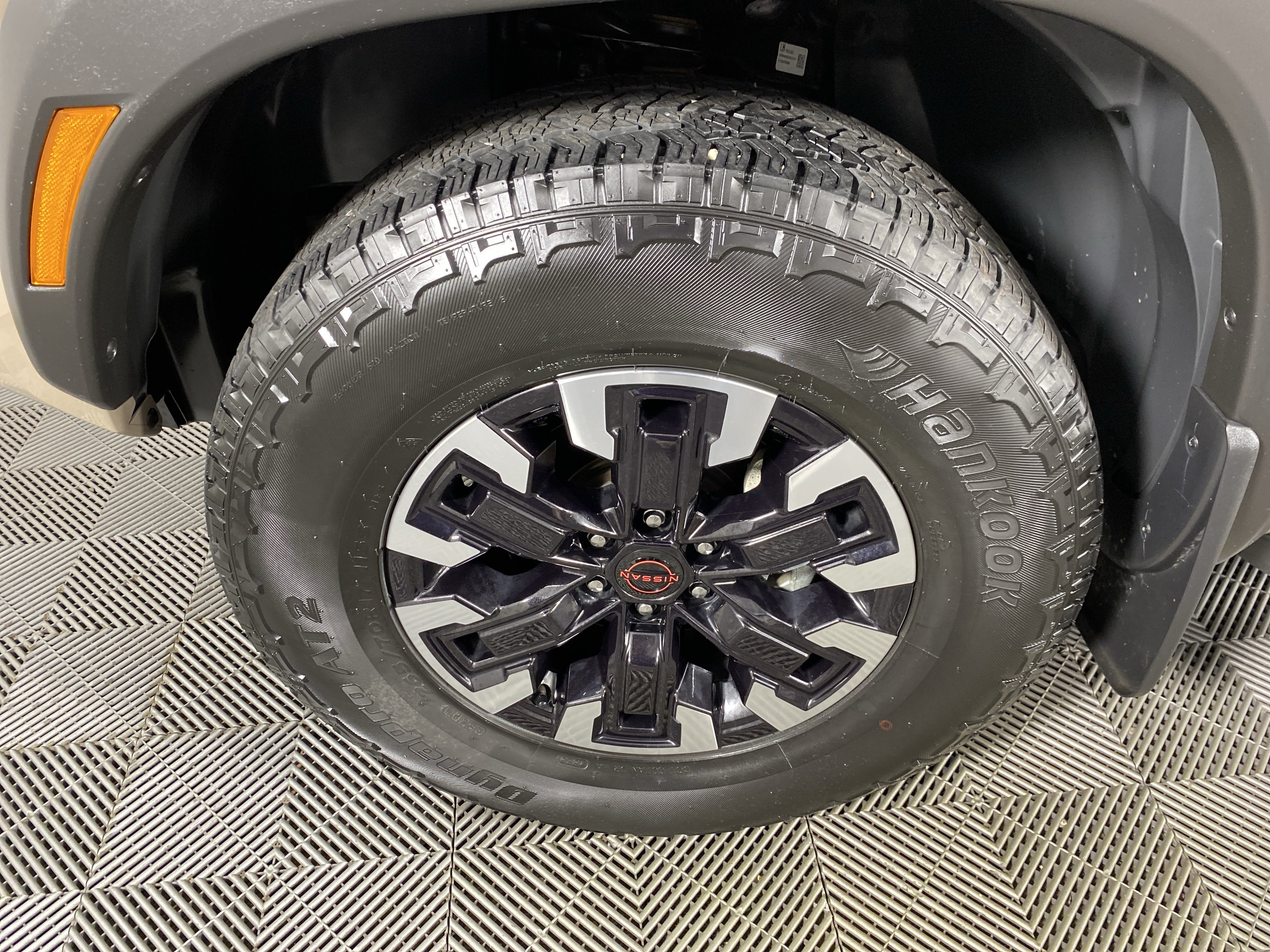 Used 2023 Nissan Frontier PRO-4X w/ Technology Package AWD/4WD image 12