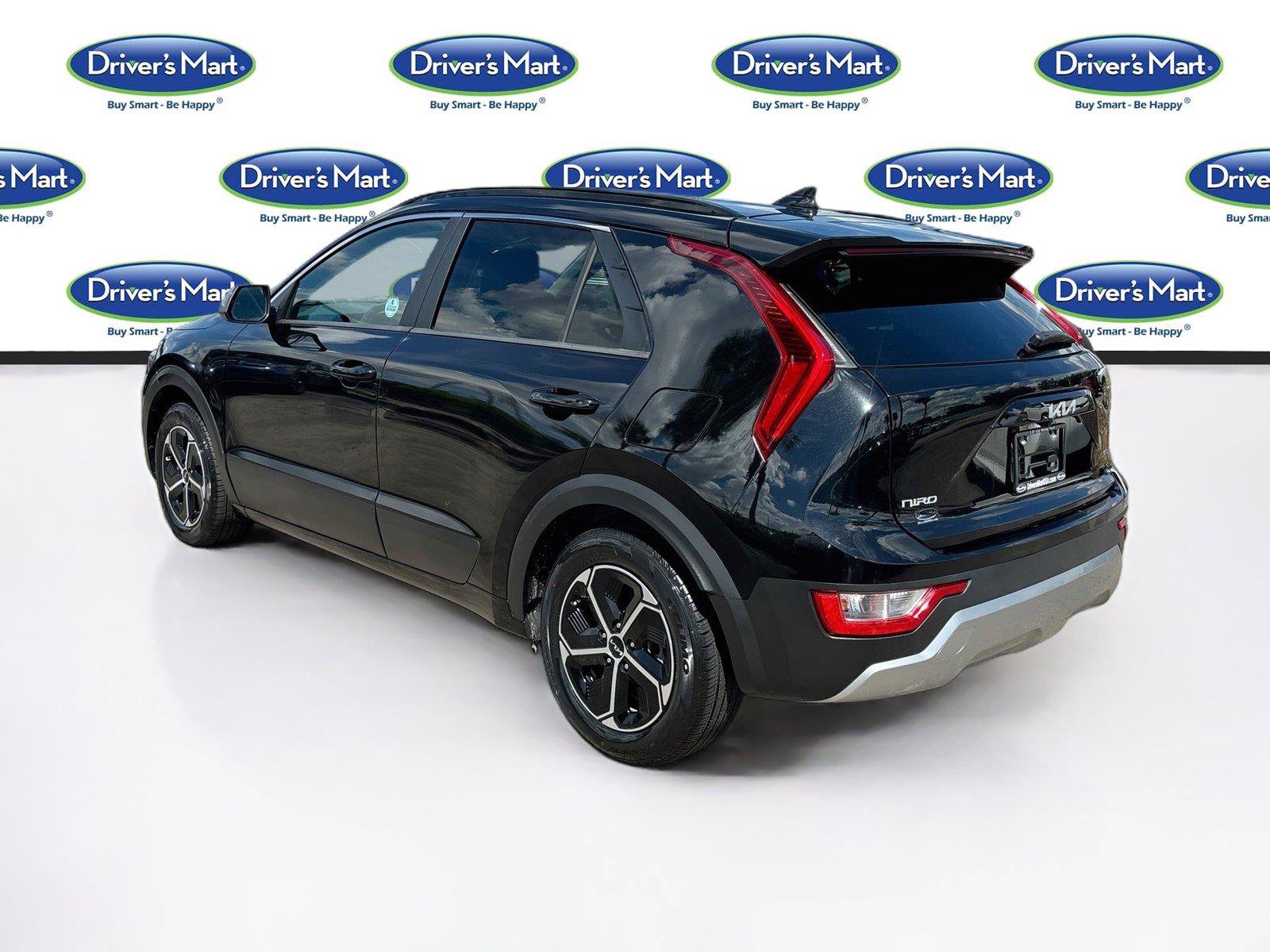 Used 2025 Kia Niro LX FWD image 5