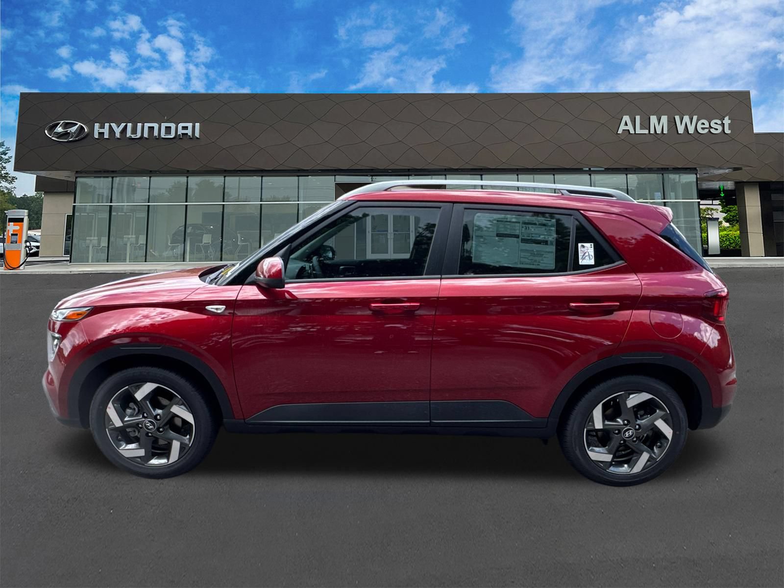 Used 2025 Hyundai Venue SEL FWD image 8