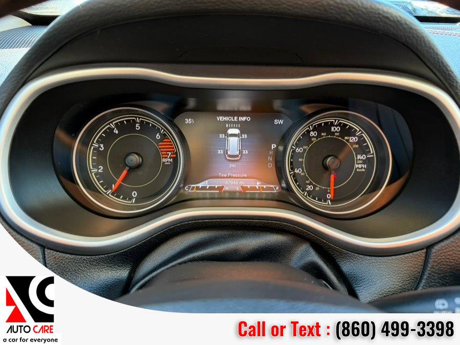 Used 2016 Jeep Cherokee Trailhawk w/ Comfort/Convenience Group AWD/4WD image 21