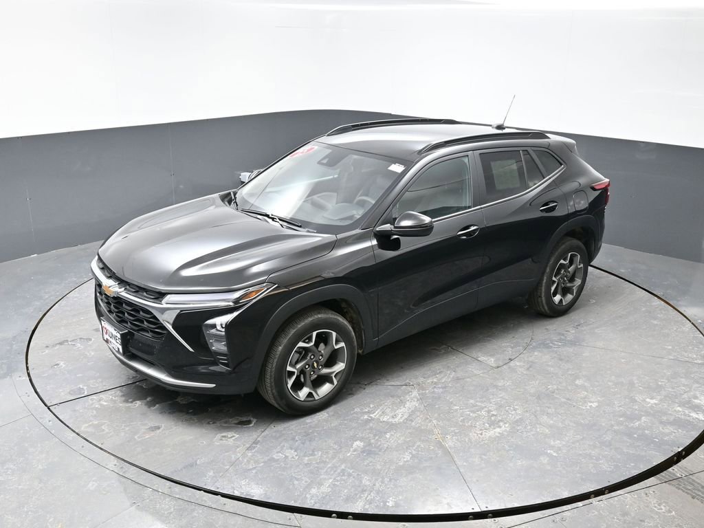 Used 2025 Chevrolet Trax LT image 43