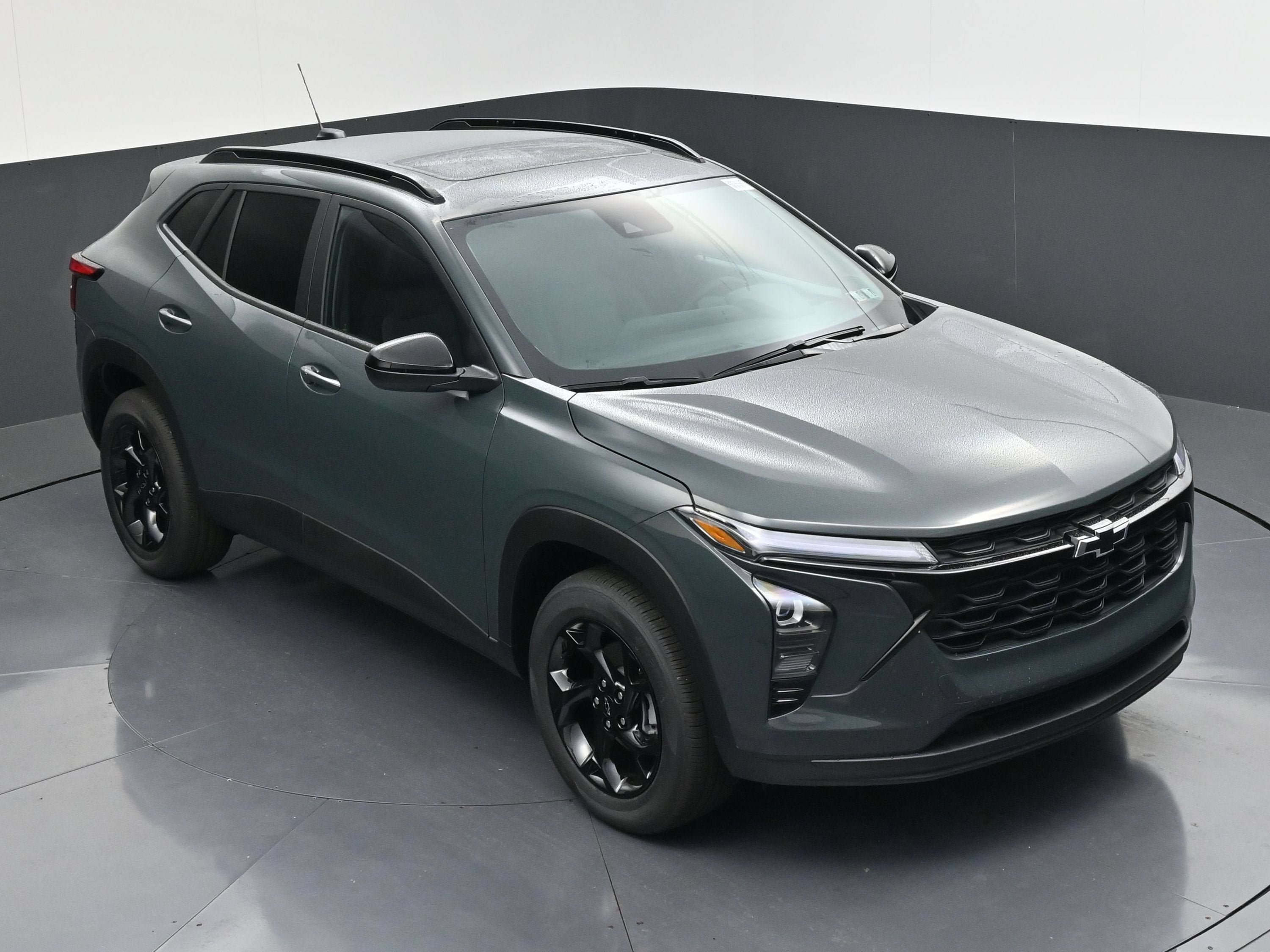 New 2026 Chevrolet Trax LT w/ Sunroof Package FWD image 47