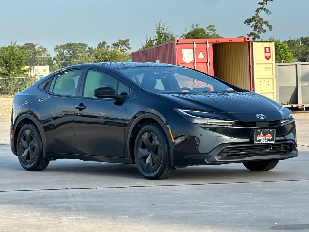 Certified 2025 Toyota Prius LE FWD image 8
