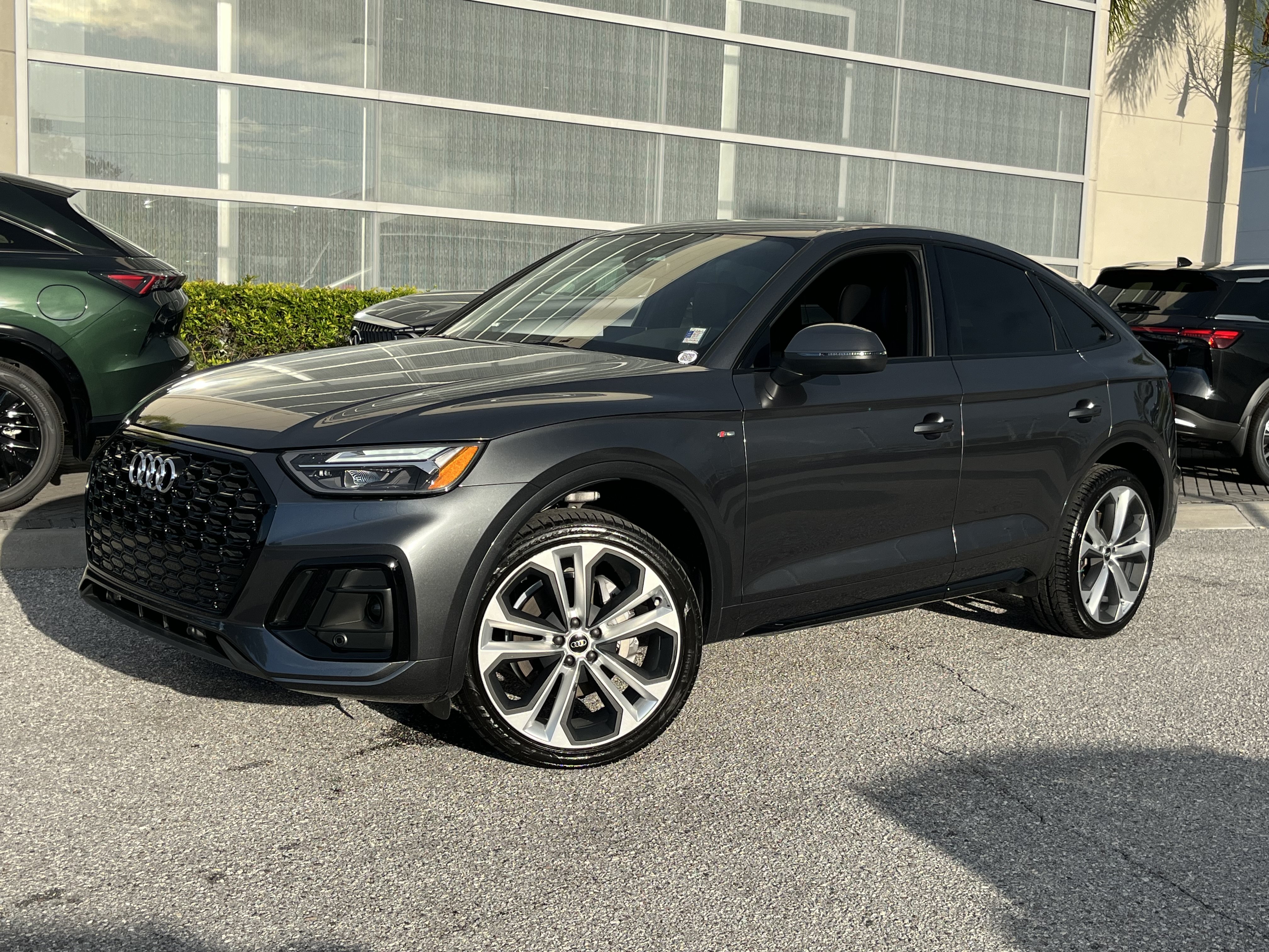 Used 2023 Audi Q5 2.0T Premium Plus w/ Premium Plus Package AWD/4WD image 1