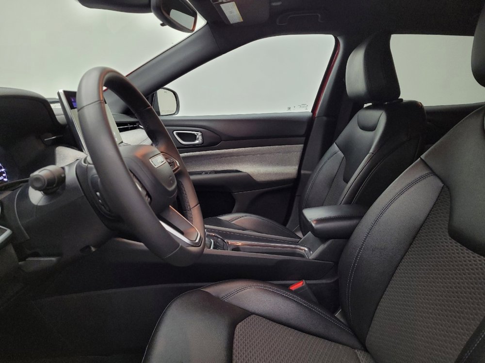 Used 2024 Jeep Compass Latitude image 17