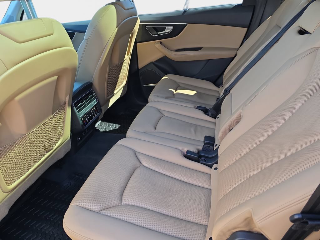 Used 2021 Audi Q7 3.0T Premium Plus w/ Executive Package AWD/4WD image 18