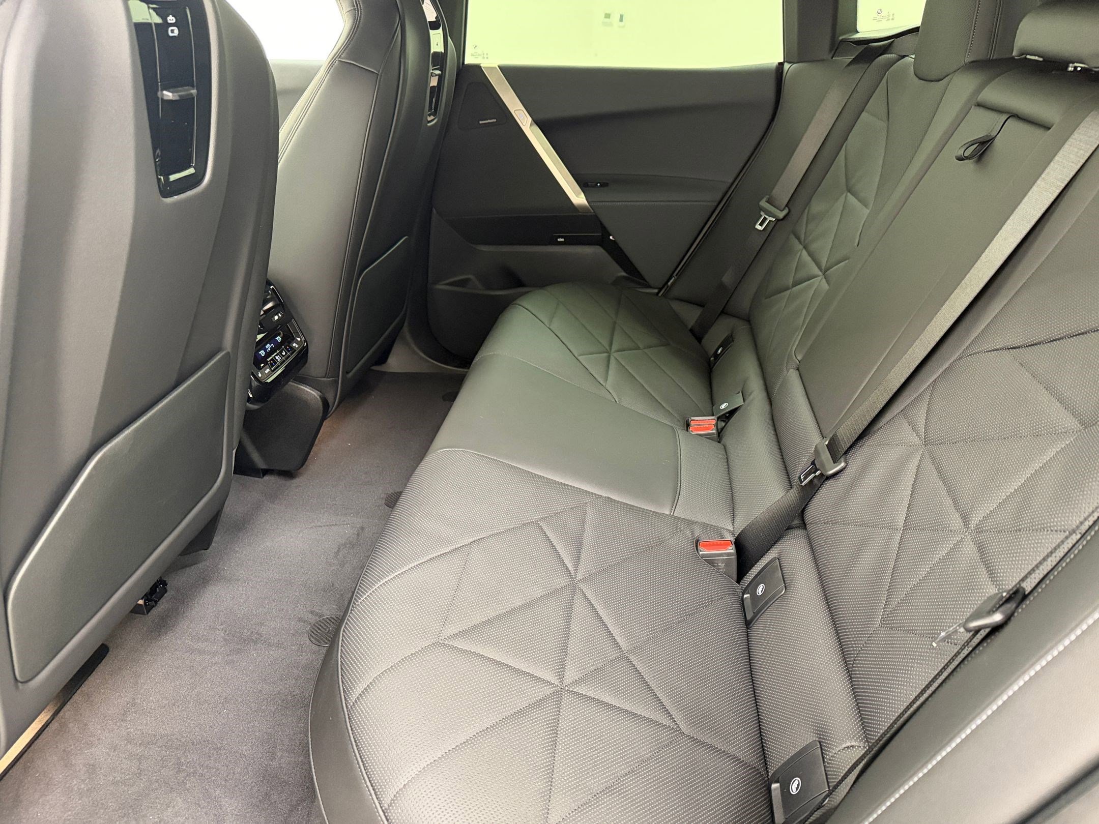 New 2026 BMW iX xDrive45 image 15