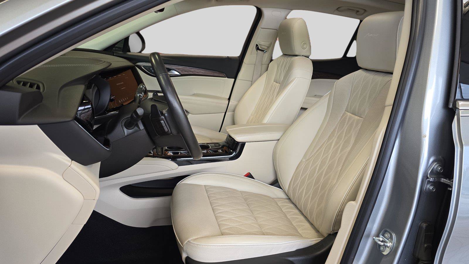 Used 2023 Buick Envision Avenir FWD image 11