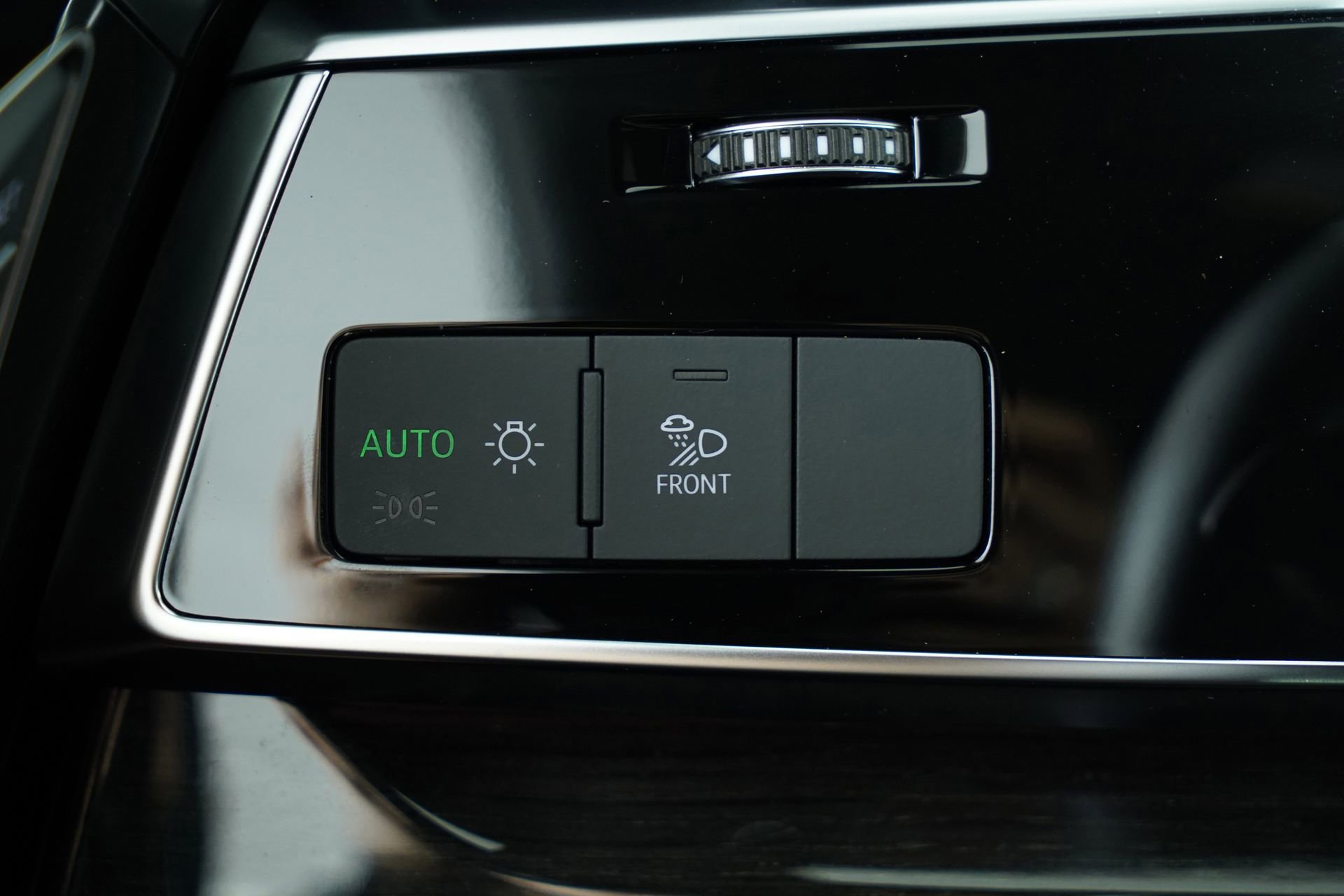 Used 2023 Audi Q8 Premium Plus AWD/4WD image 44
