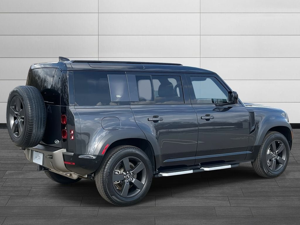 Certified 2023 Land Rover Defender 110 X-Dynamic SE AWD/4WD image 5