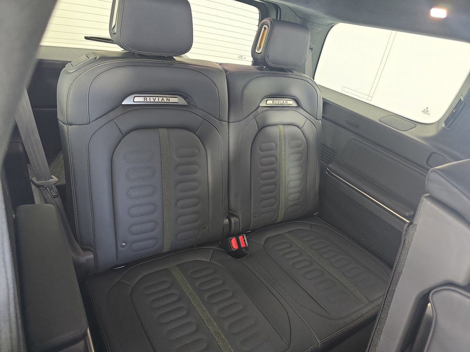 Used 2024 Rivian R1S Adventure image 22