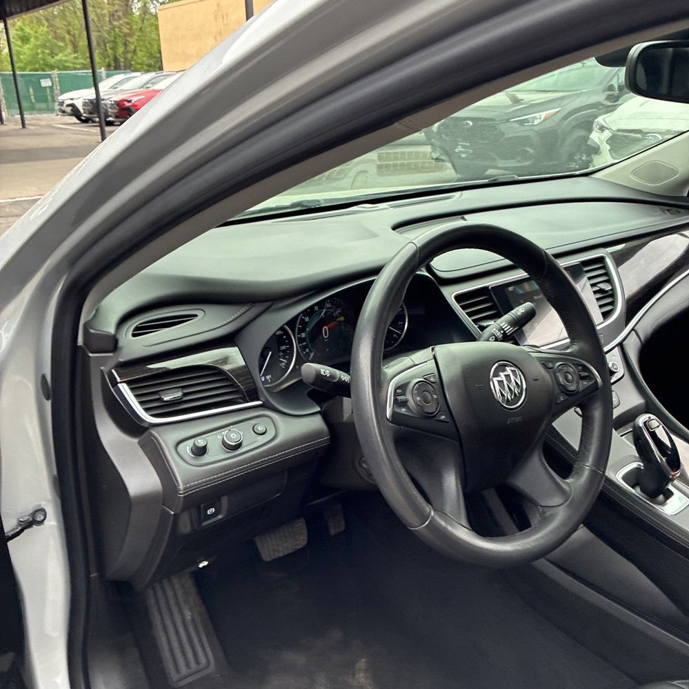 Used 2018 Buick LaCrosse Essence FWD image 7