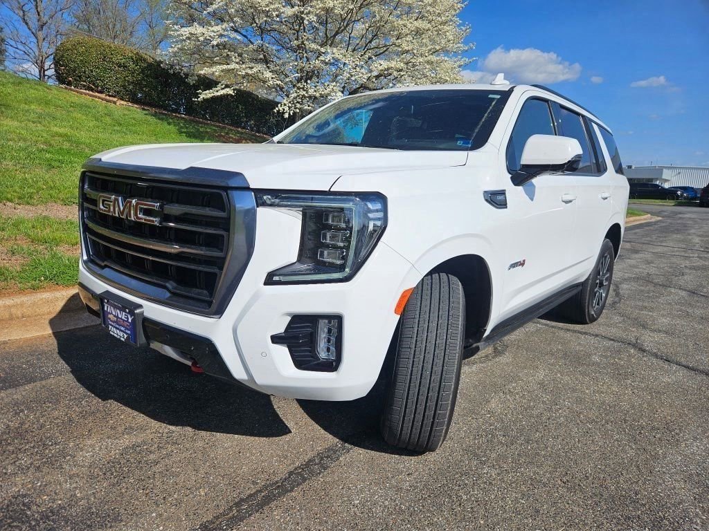 Used 2022 GMC Yukon AT4 w/ Technology Package image 3