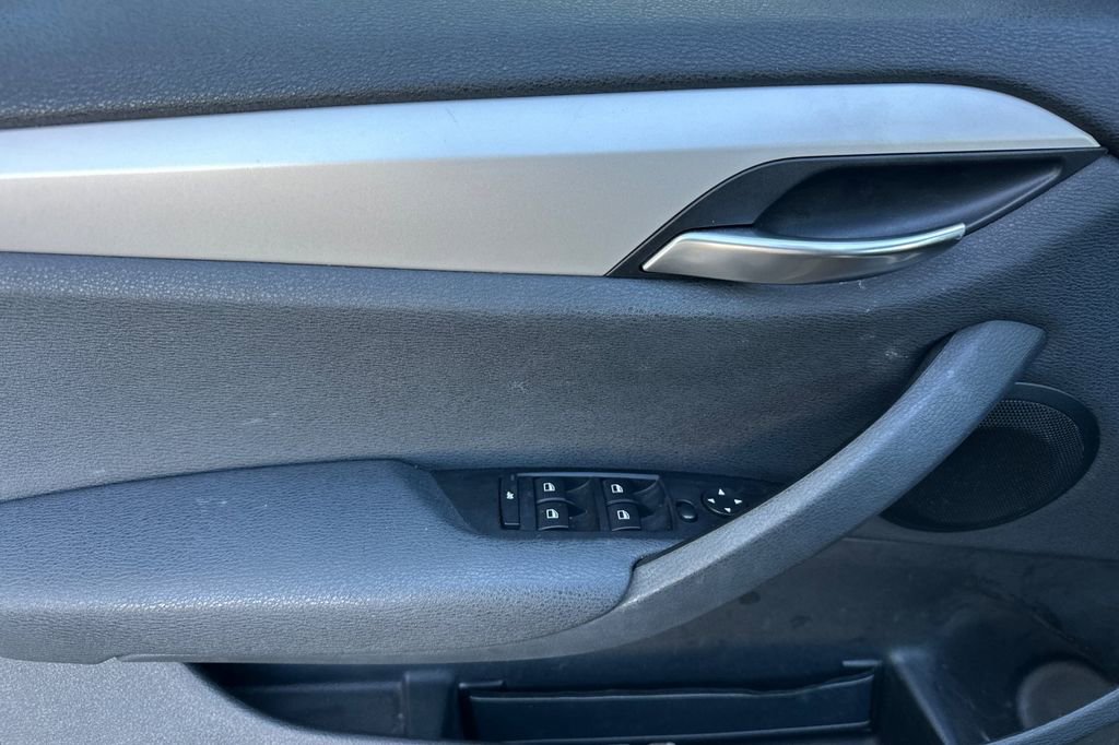 Used 2015 BMW X1 sDrive28i image 10