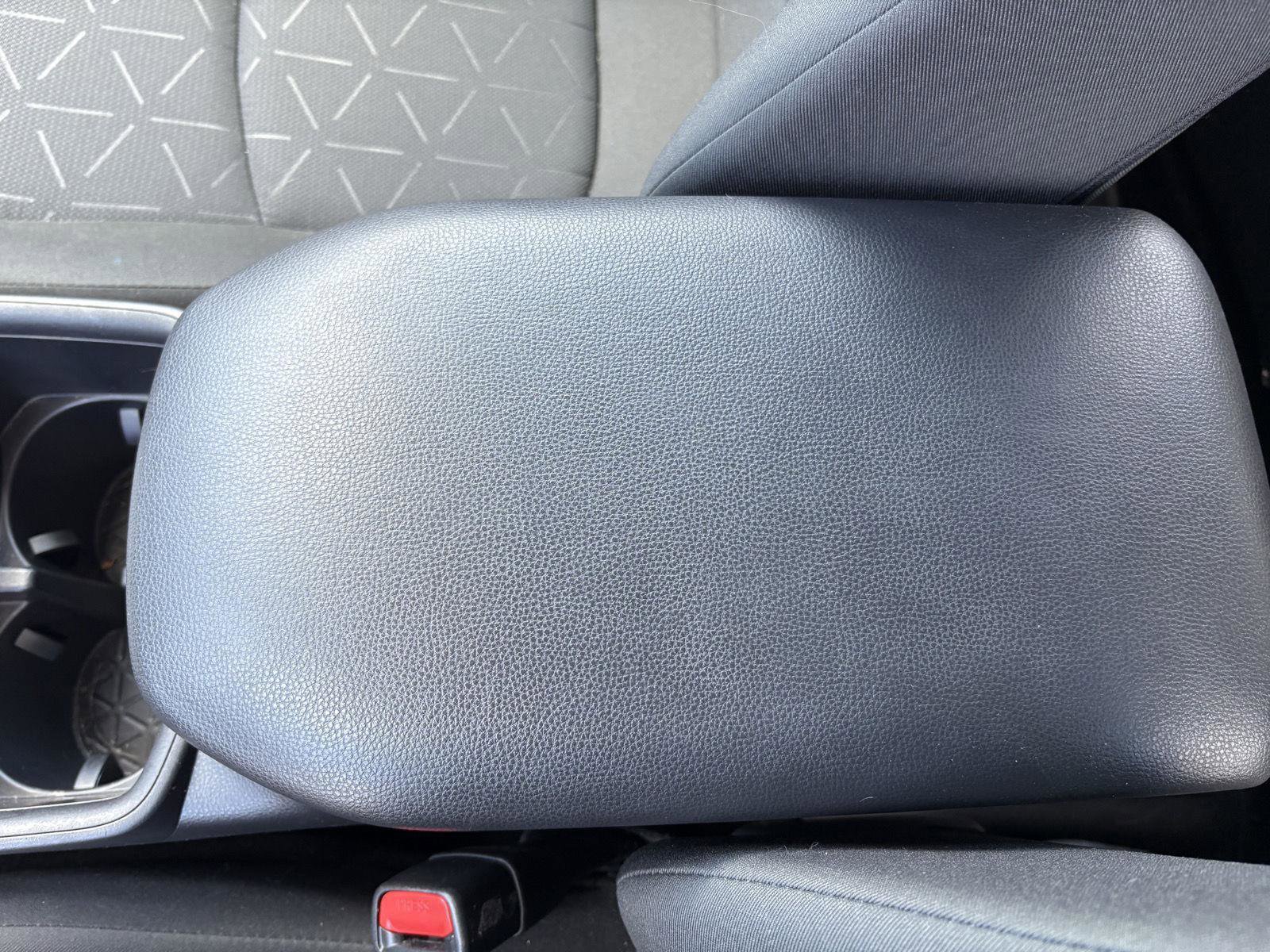 Used 2025 Toyota RAV4 XLE AWD/4WD image 14