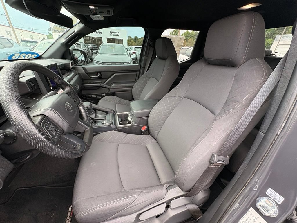 Used 2025 Toyota Tacoma SR5 AWD/4WD image 23
