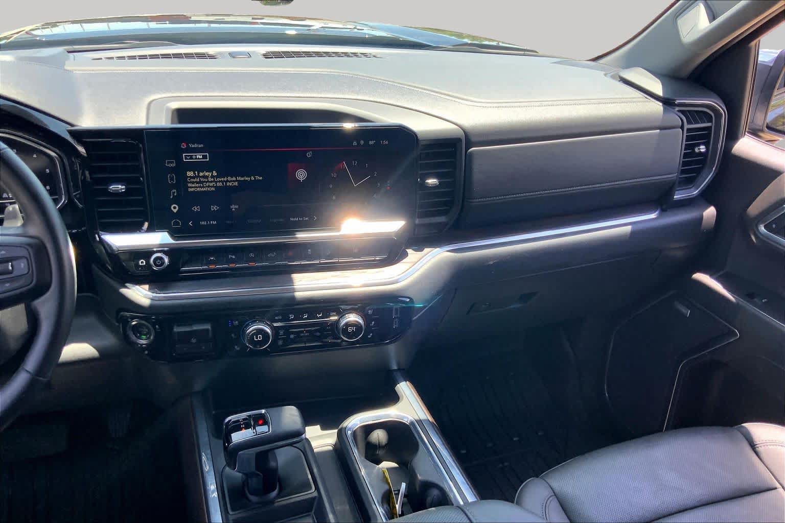 Used 2025 GMC Sierra 1500 SLT AWD/4WD image 7