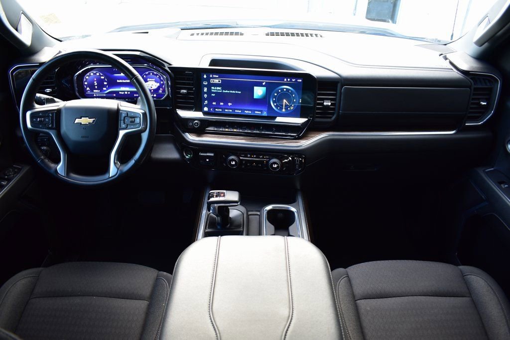 Used 2025 Chevrolet Silverado 1500 LT image 26