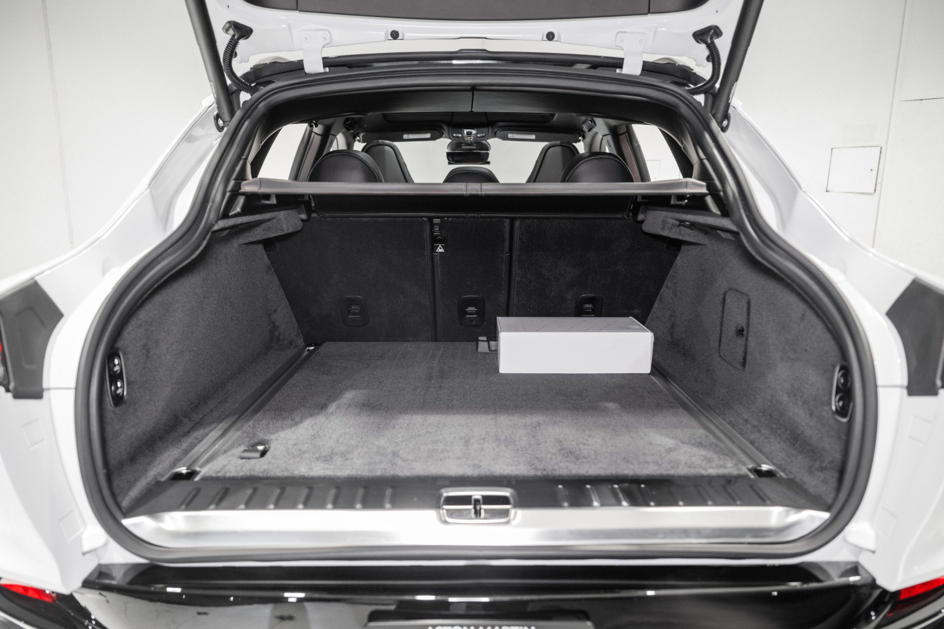 New 2026 Aston Martin DBX 707 image 47