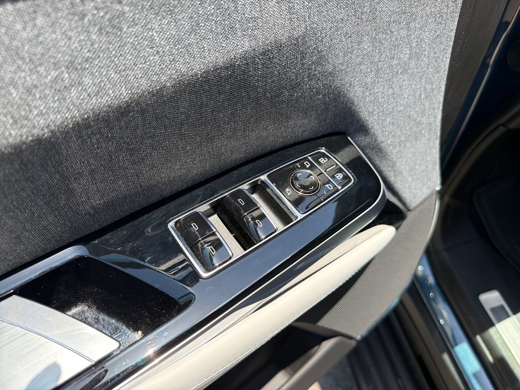 Certified 2025 Cadillac Escalade Sport Platinum AWD/4WD image 19