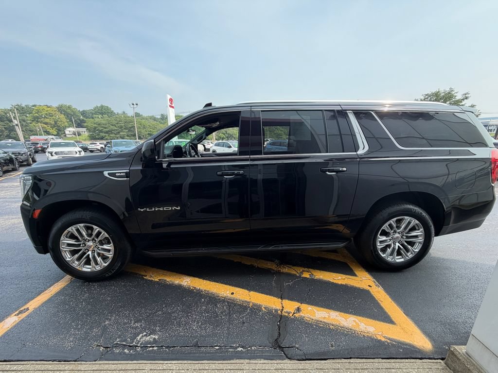 Used 2022 GMC Yukon XL SLE w/ Gmc Pro Safety Plus Package AWD/4WD image 8