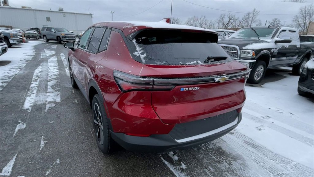 New 2026 Chevrolet Equinox EV LT image 8
