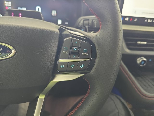 Used 2025 Ford Explorer ST AWD/4WD image 18