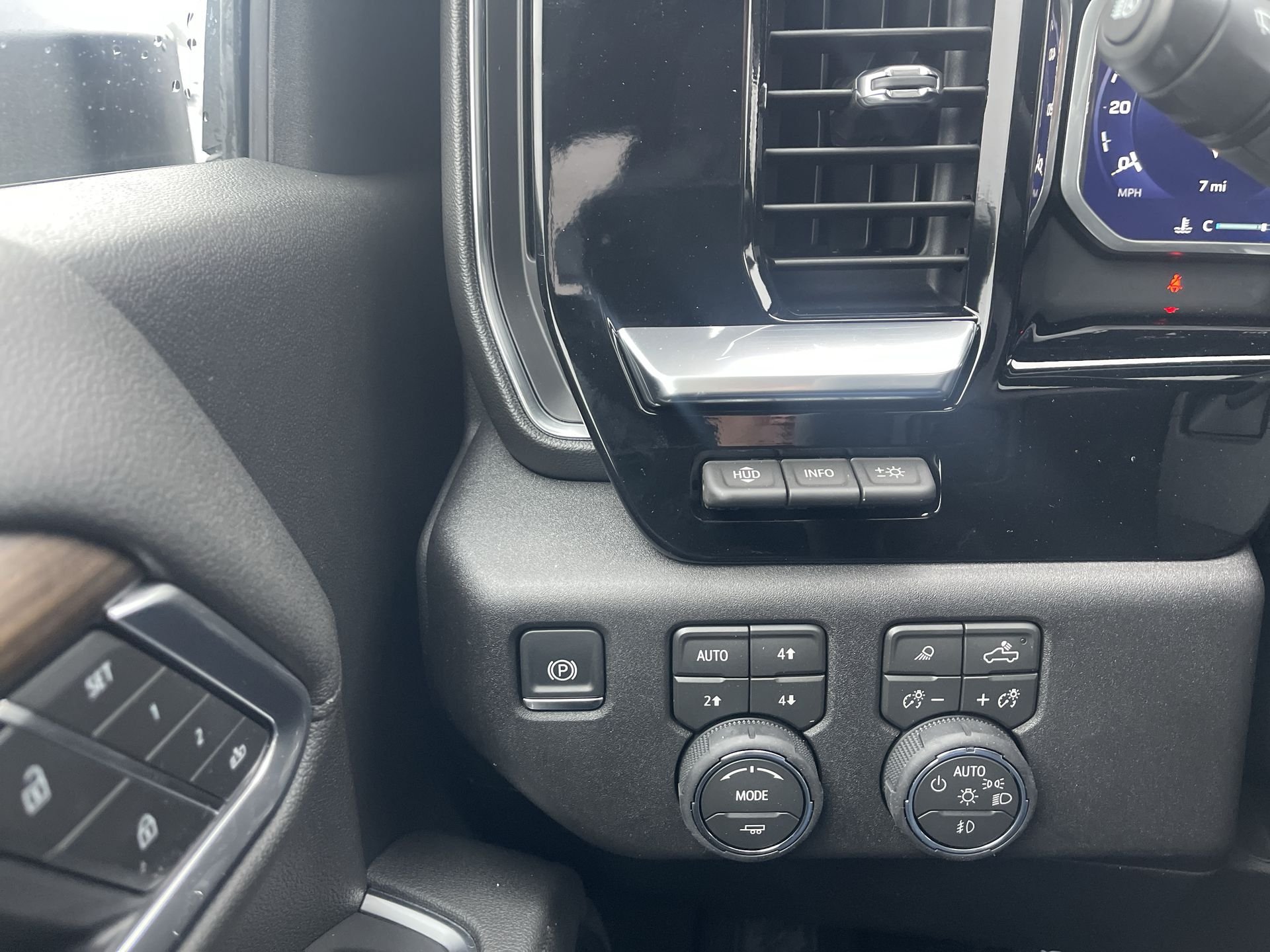 New 2026 Chevrolet Silverado 2500 High Country w/ High Country Premium Package AWD/4WD image 54