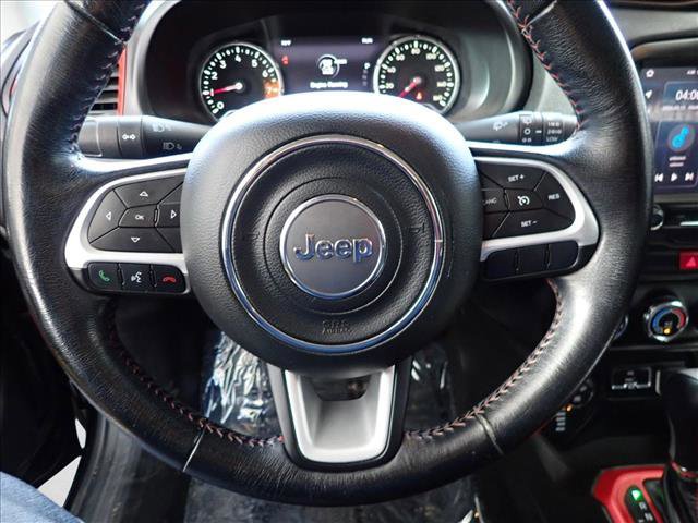 Used 2017 Jeep Renegade Trailhawk AWD/4WD image 12