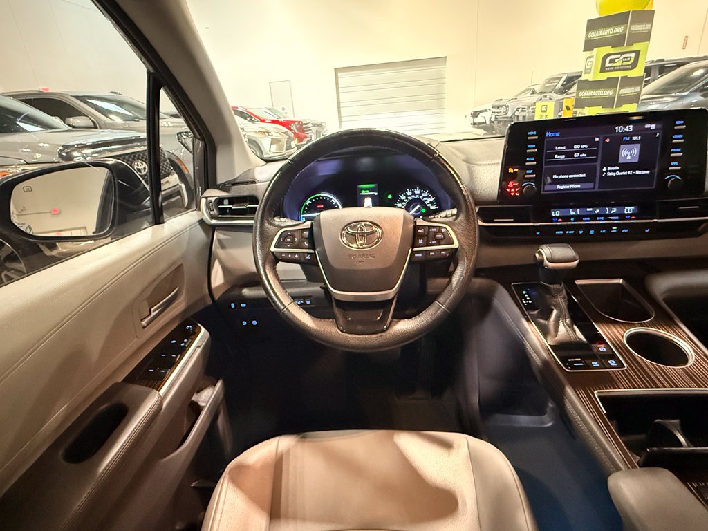 Used 2022 Toyota Sienna XLE FWD image 30